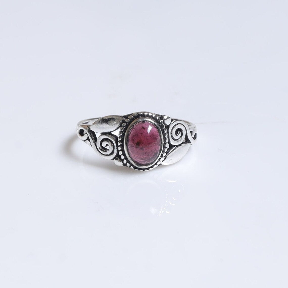Garnet Ring / 925 Sterling Silver Ring / Oval Gemstone Ring / Handmade Jewelry / Minimalist Ring / Women Silver Ring / Anniversary Gift