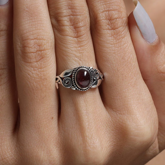 Garnet Ring / 925 Sterling Silver Ring / Oval Gemstone Ring / Handmade Jewelry / Minimalist Ring / Women Silver Ring / Anniversary Gift