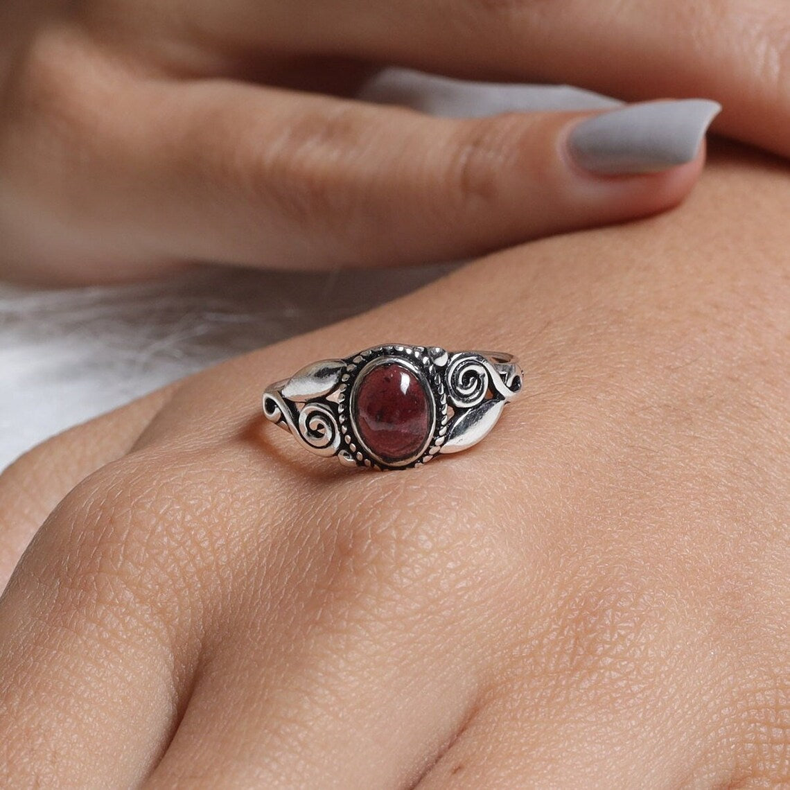Garnet Ring / 925 Sterling Silver Ring / Oval Gemstone Ring / Handmade Jewelry / Minimalist Ring / Women Silver Ring / Anniversary Gift
