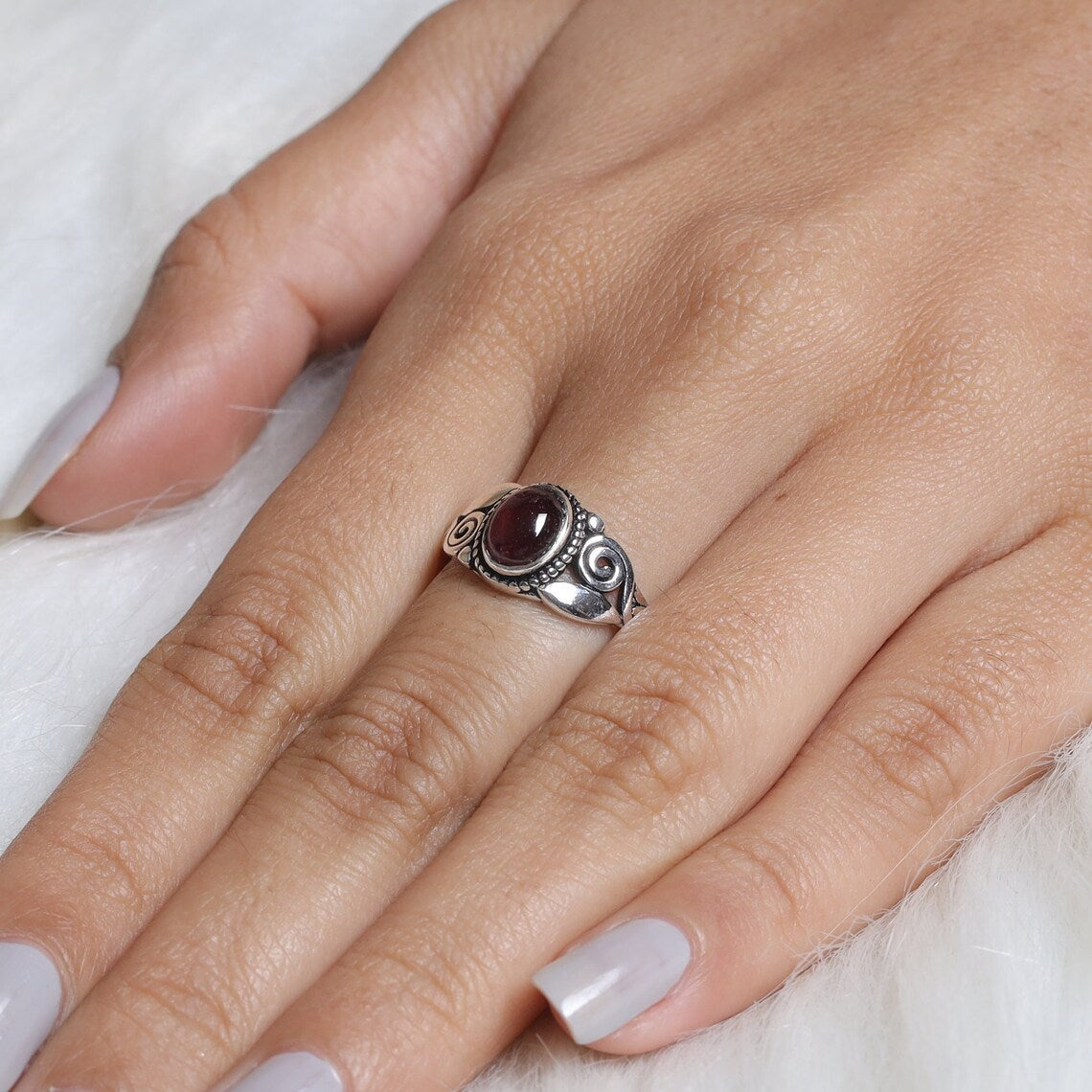 Garnet Ring / 925 Sterling Silver Ring / Oval Gemstone Ring / Handmade Jewelry / Minimalist Ring / Women Silver Ring / Anniversary Gift